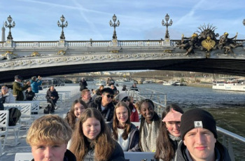 2024_25-Bateau-mouche-Pont-Neuf
